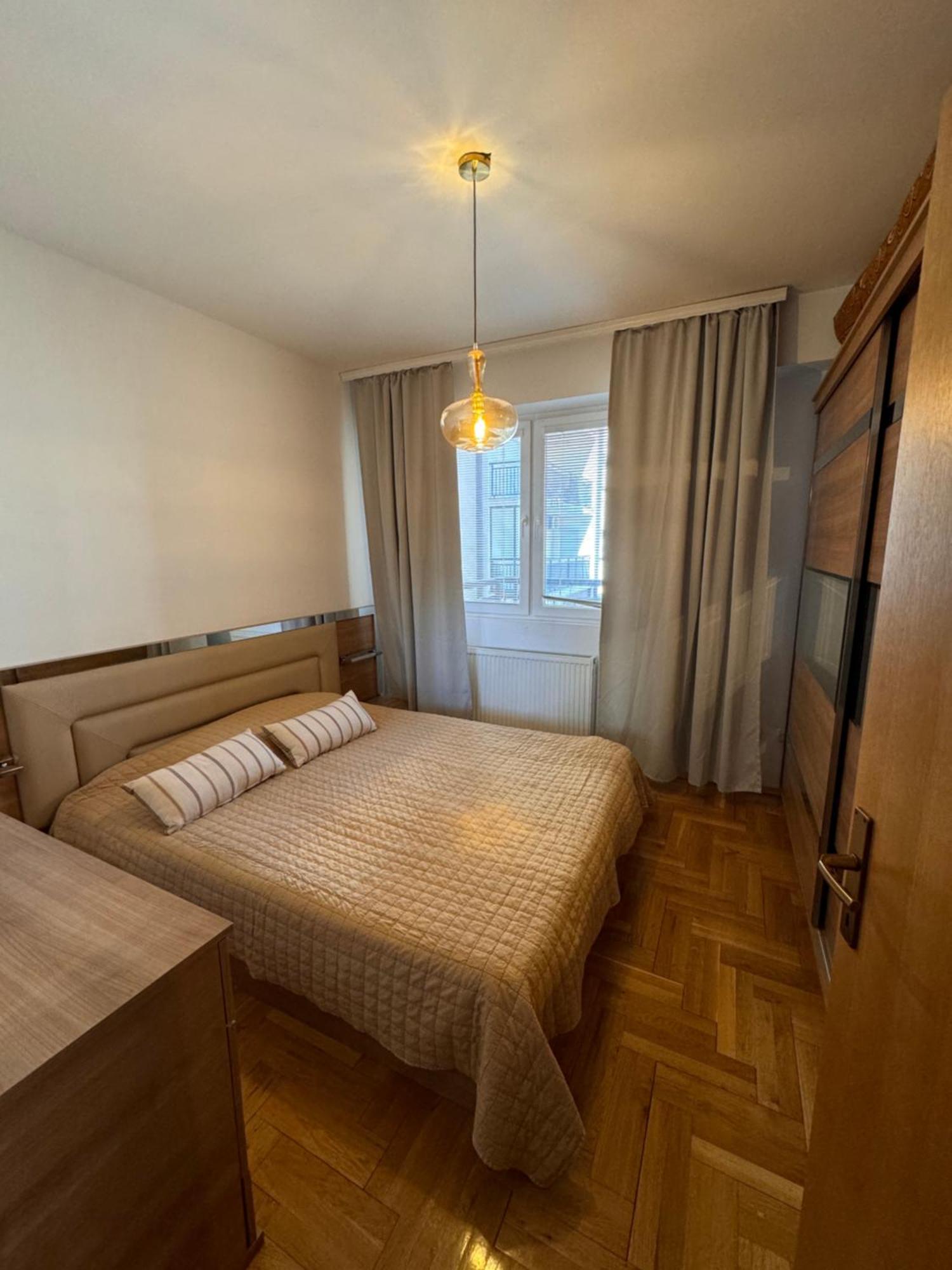 Big Spacious Apartment In Pej Center With Wi-Fi Peja Exteriör bild